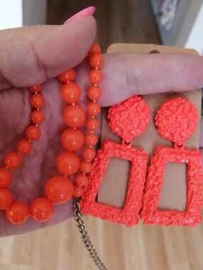 Summer Orange Beaded Necklace + Textured Statement Earrings